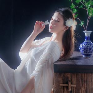 汲斌纨